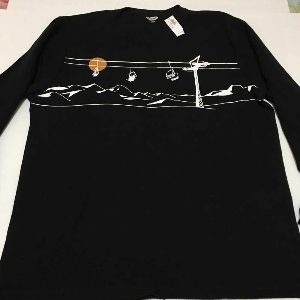 3/$35❤️Old Navy extra-large black and white long sleeve